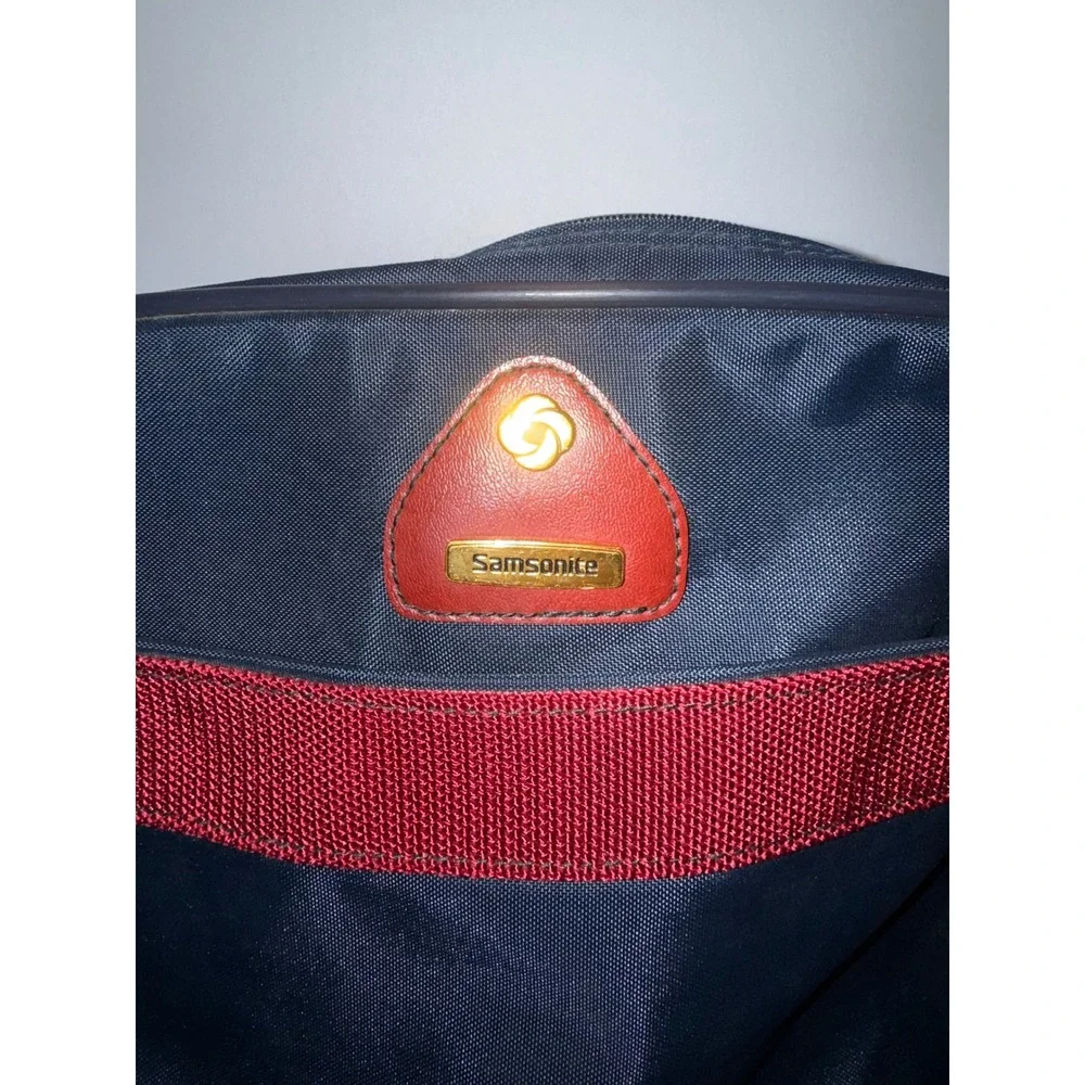 Samsonite Port-of-Entry Navy Blue Red Stripe Nylon Crossbody Messenger Bag Vtg